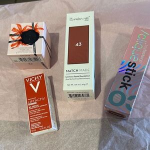 Flowerbomb , Crème Shop Match Made Foundation,toy factory,Vichy